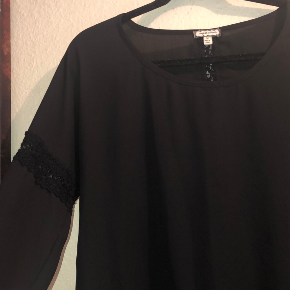 Black long sleeve lightweight blouse